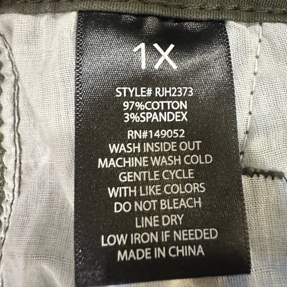 FASHION NOVA Army Green Cargo Pants - Picture 4 of 4